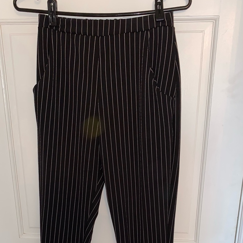 Pin stripe PrettyLittleThing pant, elastic waist band. Size 6
